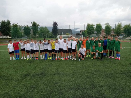 SLIKA 2 Gostujoči nogometaši